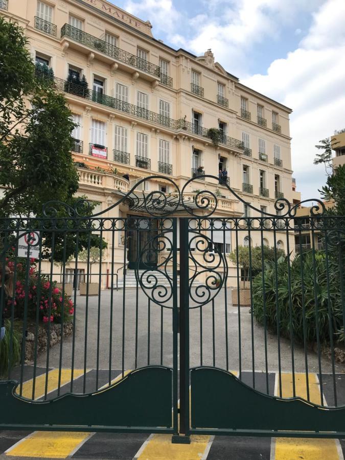 Appartement Terrasse Dans Palace Centre Ville Menton Exterior foto