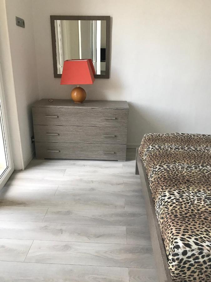 Appartement Terrasse Dans Palace Centre Ville Menton Exterior foto
