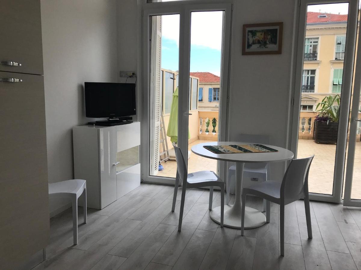 Appartement Terrasse Dans Palace Centre Ville Menton Exterior foto